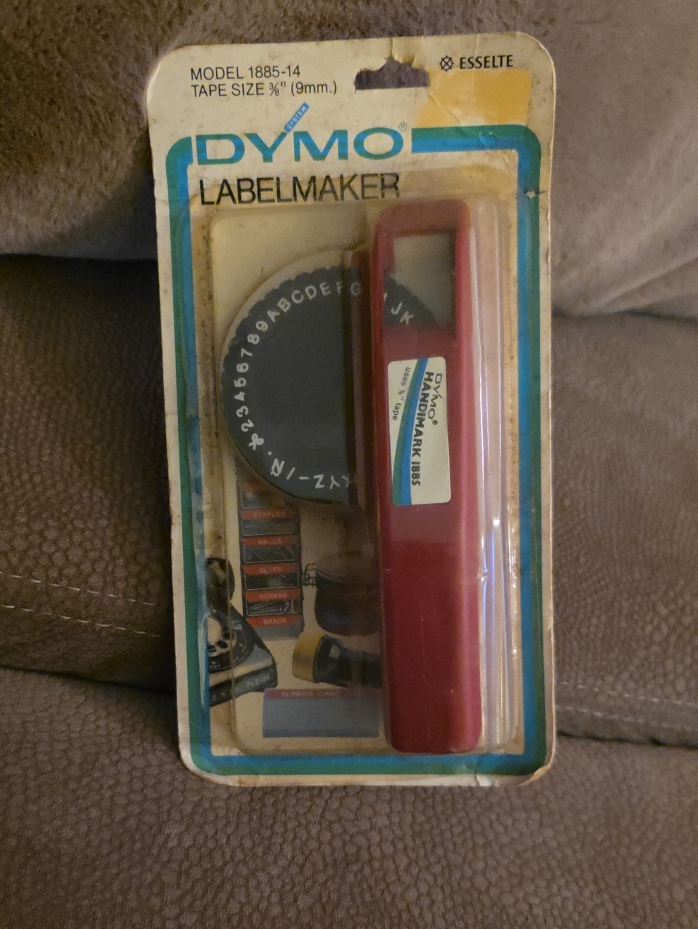 Dymo Vintage Red Handheld Labelmaker with Black Letter Wheel Model #1885-14